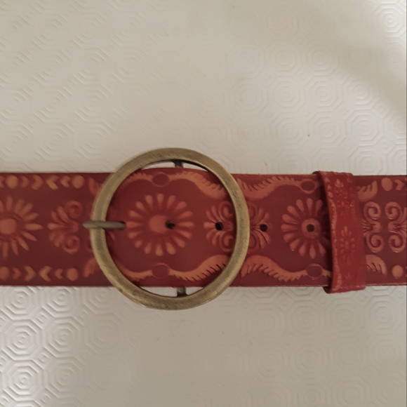 Handmade leather belt - Picture 1 of 3